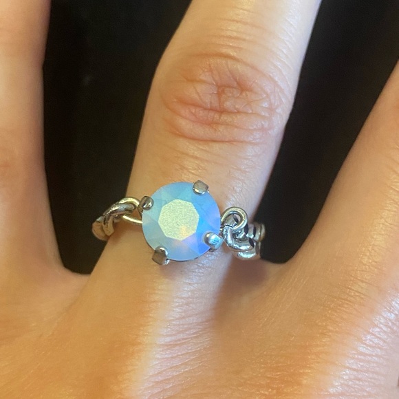 HRH Collection Chain Style Ring with “Unicorn” Crystal - Picture 1 of 4